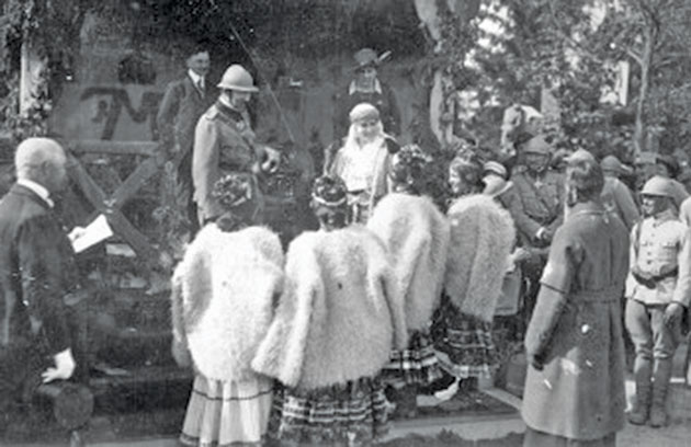 Regele Ferdinand şi cele patru mirese oşence de la Carei