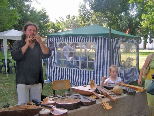 Fii și tu voluntar la Festivalul  Medieval „Villa Karul”, Caravana filmelor TIFF și AUGUSTFEST 9!