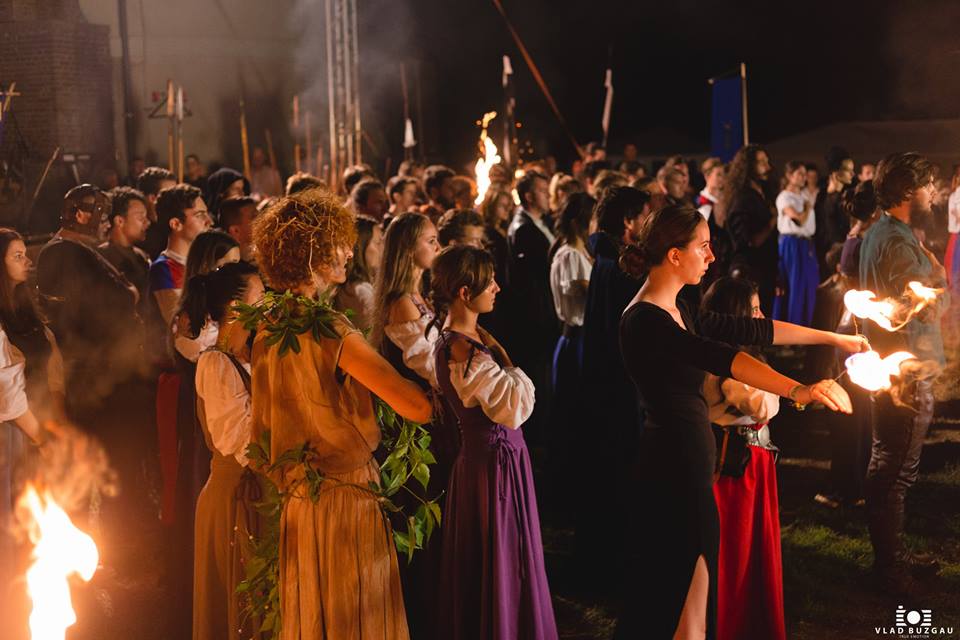 Cetatea din Ardud sub asediul... turiștilor!