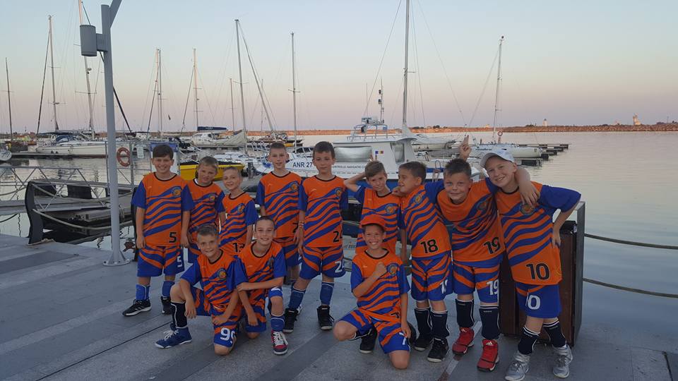 Peste 40 de copii participă la o Tabără de baschet