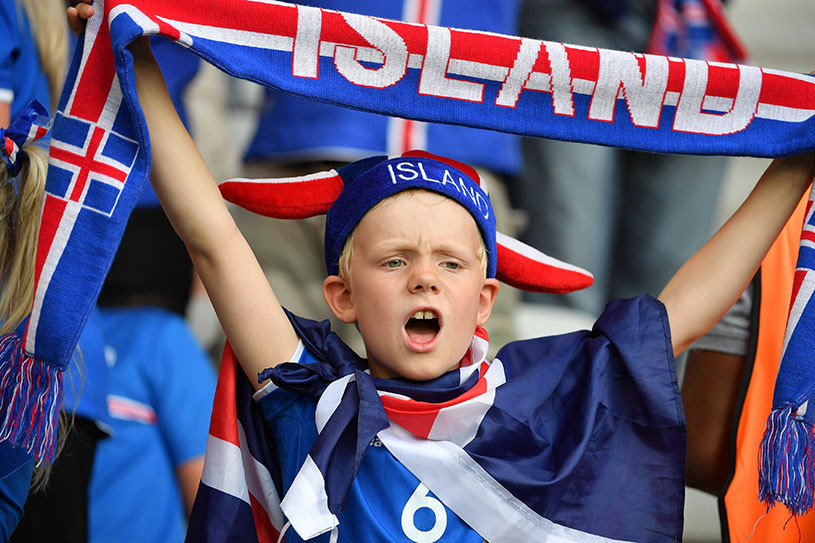 Mulţumim Islanda... (EURO PUS LA COLT)