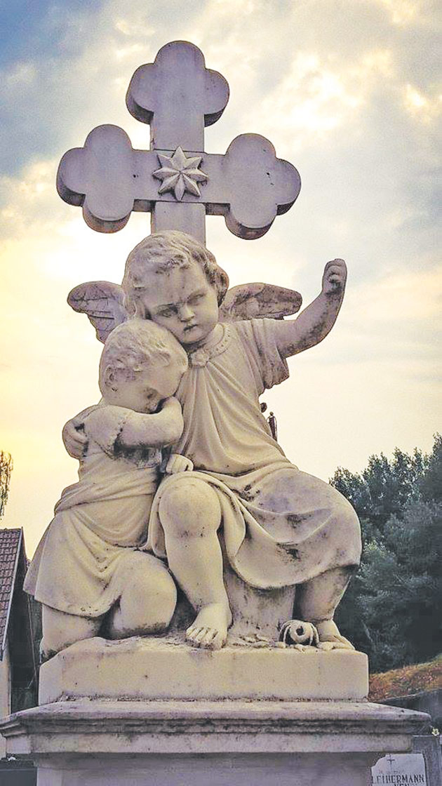 Frumusețea născută din suferință. Arta din cimitirele sătmărene