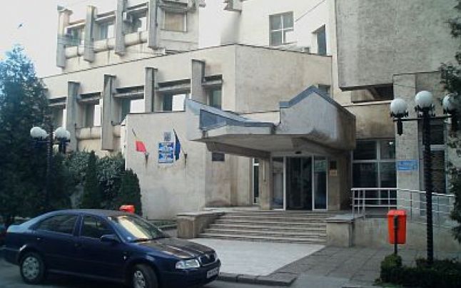 Program prelungit la unele ghişee de la  Primăria Satu Mare