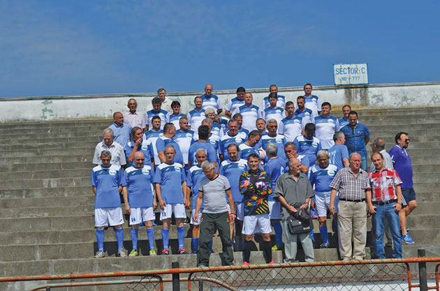 Emoții în alb și albastru