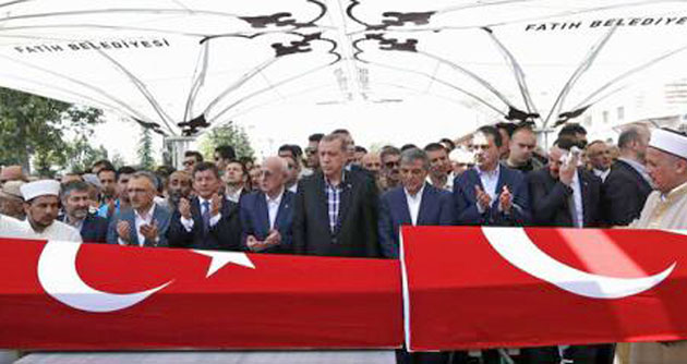 Erdogan le cere susținătorilor săi să rămână în stradă