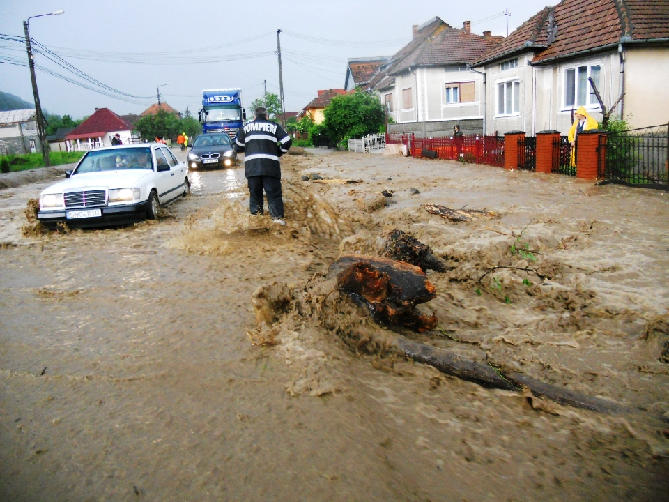 Inundaţii la Turţ