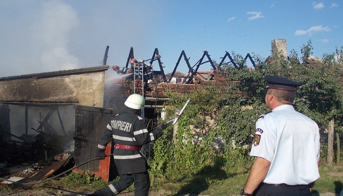 Weekend agitat pentru pompieri