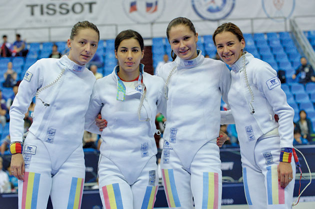 E vremea echipei de spadă fete