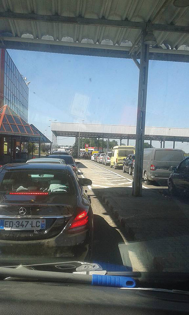 Finalul lunii august aduce tradiționala  aglomerație din vămi