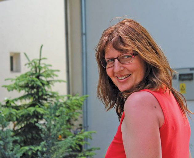 Povestea sătmărencei care se împarte între stomatologie şi gimnastică ecvestră