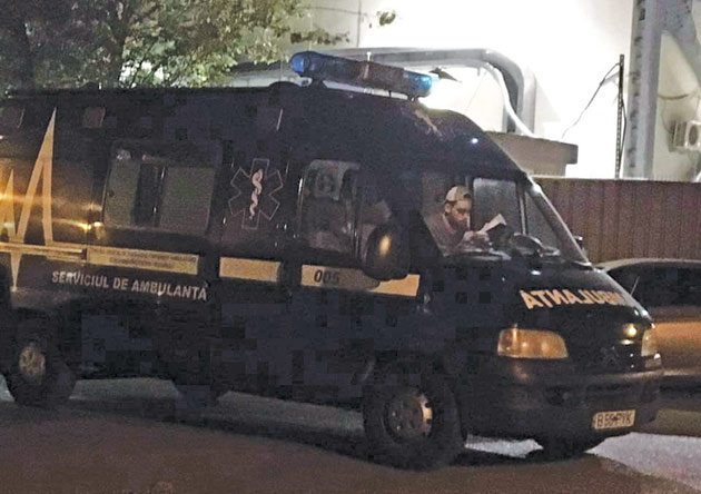 Revine isteria Ambulanței Negre