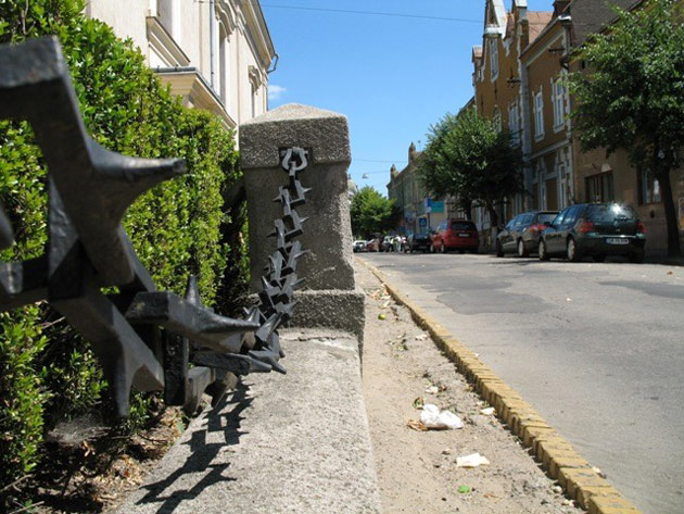 biserica-cu-lanturi-4