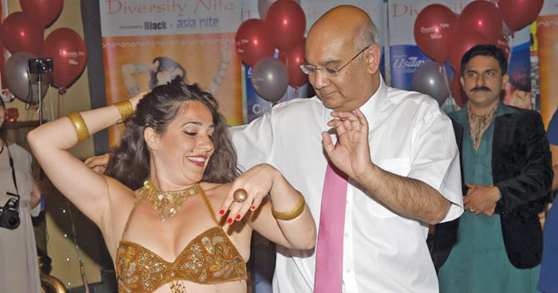 Parlamentar britanic, implicat într-un scandal sexual cu o escortă masculină din România