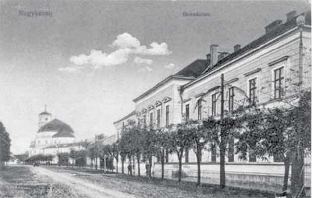 Simion Bărnuțiu şi-a făcut studiile la Carei