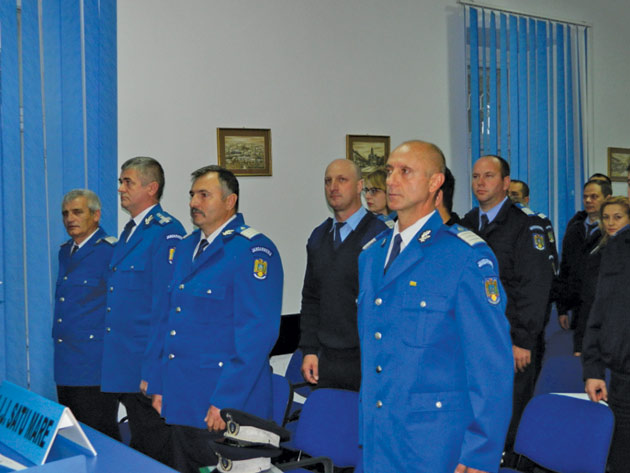 Patru jandarmi s-au pensionat