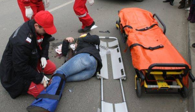 Două femei rănite grav în urma unor accidente rutiere