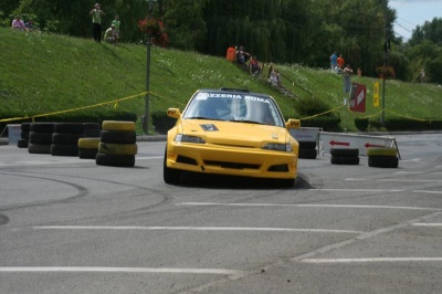 Spectacol automobilistic în Centru Nou