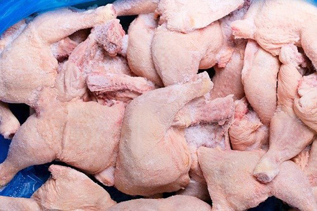 Sute de kilograme de alimente, arse de DSVSA