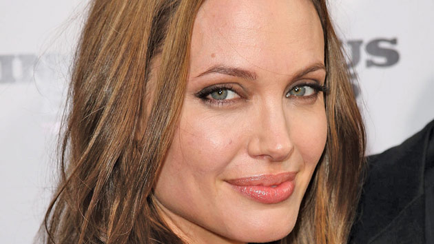 Actriţa Angelina Jolie o va juca pe eroina de război Mary Jennings Hegar