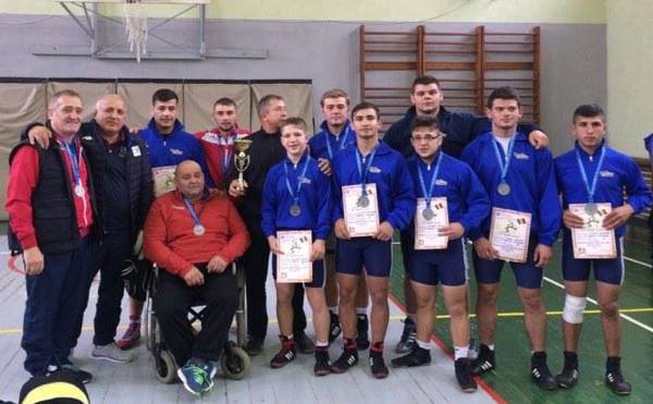 Medalii pe bandă rulantă...