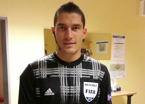 Un ecuson FIFA la șefia AJF?