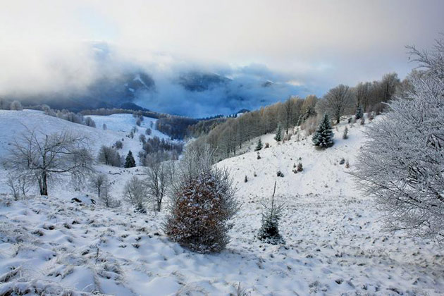 Noi trasee turistice marcate în munții din Țara Oașului