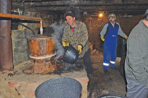 Pălinciile din județ funcționează la foc continuu