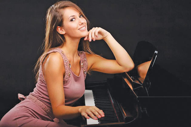 Alexandra Prodaniuc şi al ei pian fermecat