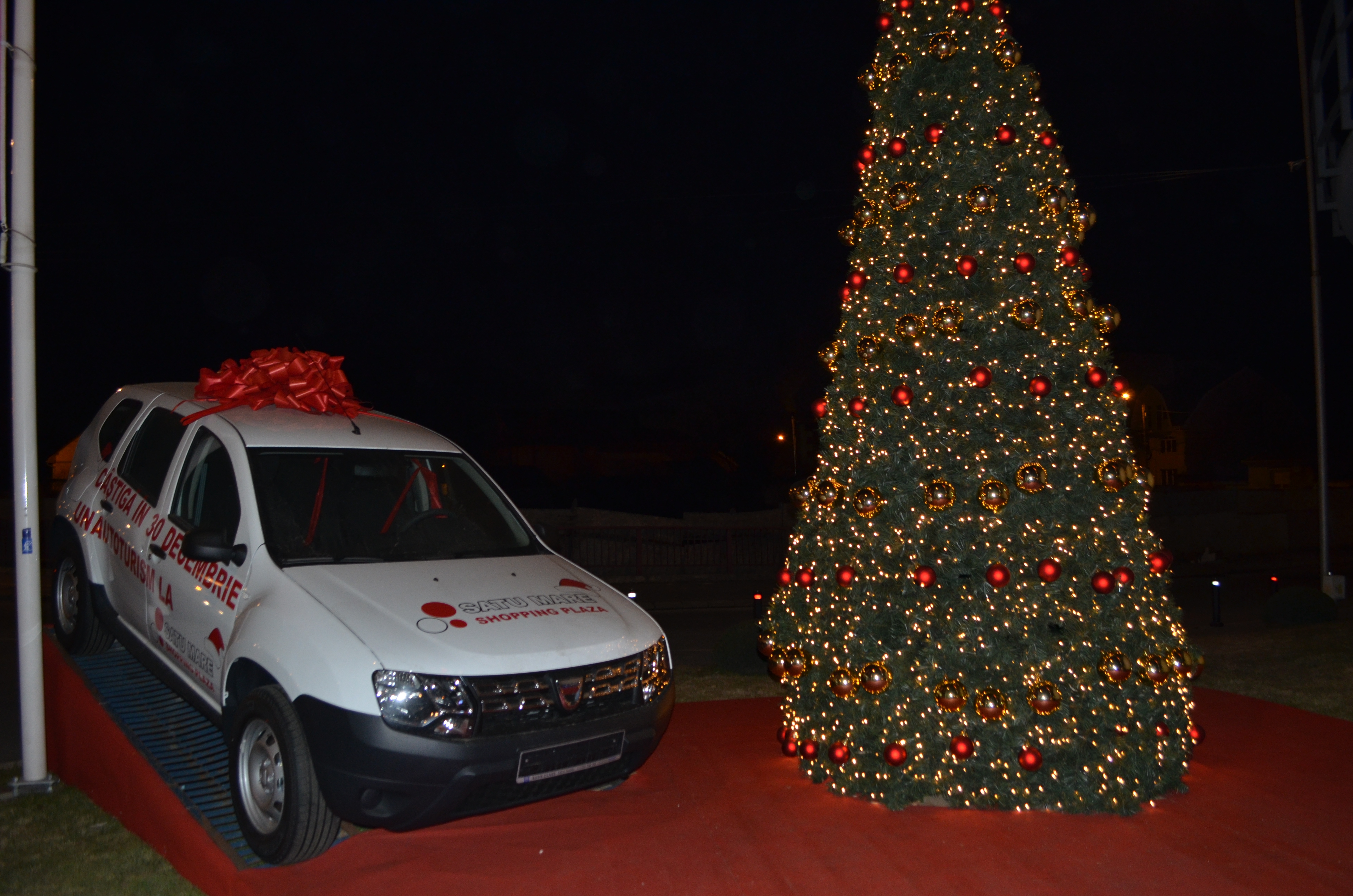 O sătmăreancă a câștigat Dacia Duster la tombola Satu Mare Shopping Plaza