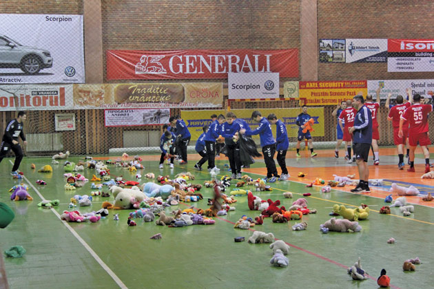 Finalul bată-l vina...