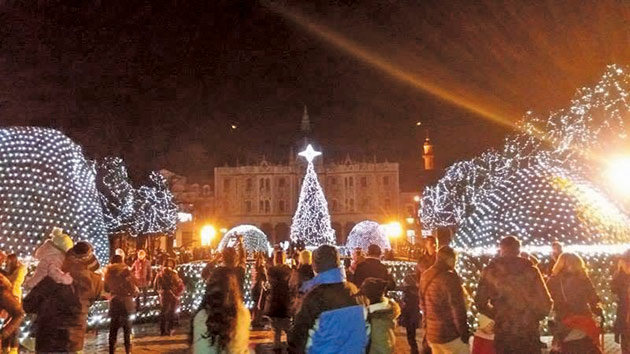 A fost pornit iluminatul ornamental la Satu Mare