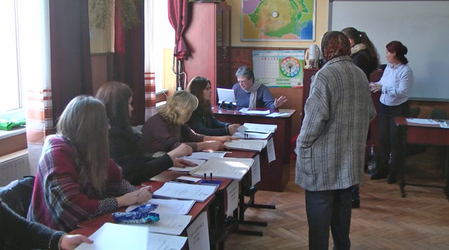 PREZIDENȚIALE TURUL II. Marile județe ale țării ies la vot. Prezență scăzută în Oaș