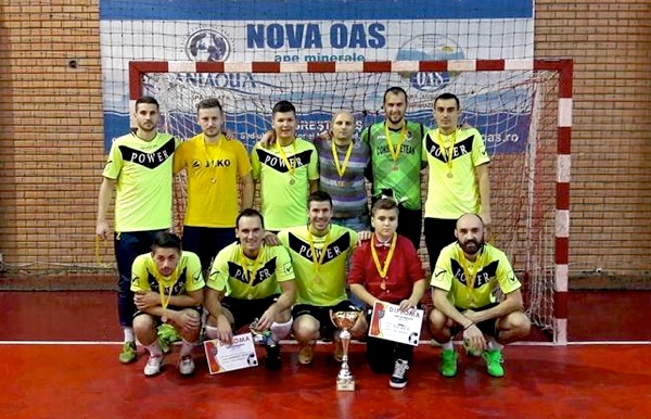 Power revine în forţă