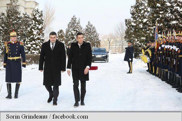 Premierul Grindeanu s-a întâlnit cu ministrul Apărării; au discutat despre programele prioritare ale Armatei