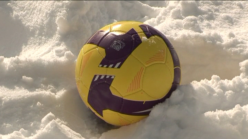 Fotbal  /  Iarna grea dă peste cap sezonul din Liga 1