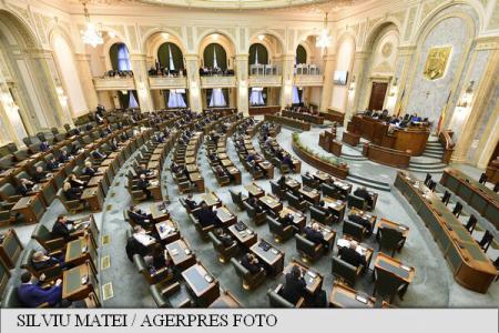 Ar trebui să conțină elemente de moralitate, inclusiv de vestimentație