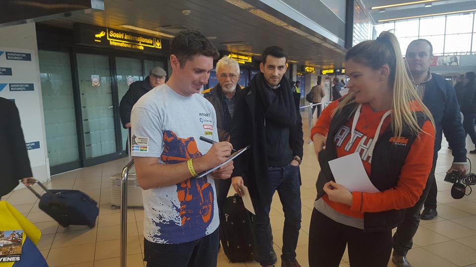 Mani Gyenes, în mânecă scurtă la revenirea în ţară!