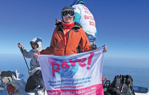 O româncă se pregătește să atingă cel mai înalt vârf al lumii în afara Asiei