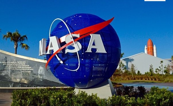 Patru elevi din Timişoara, finalişti ai unui concurs NASA, nu pot participa la competiţie pentru că nu au bani