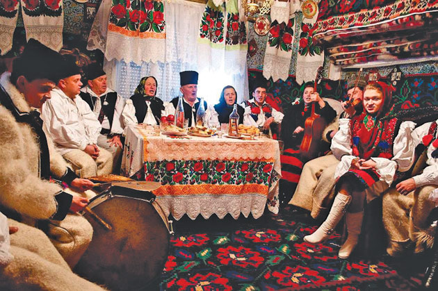 Maramureşul istoric, Ţara Oaşului şi Ţara Lăpuşului - tezaur al vechilor obiceiuri