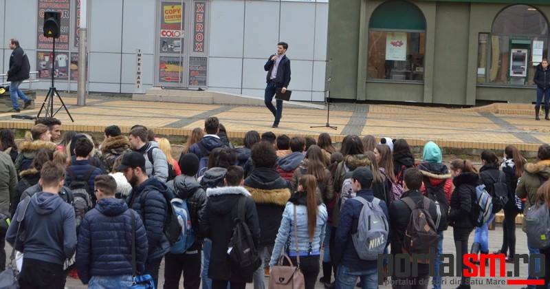 Dragobetele, sărbătorit de elevii sătmăreni în centrul orașului
