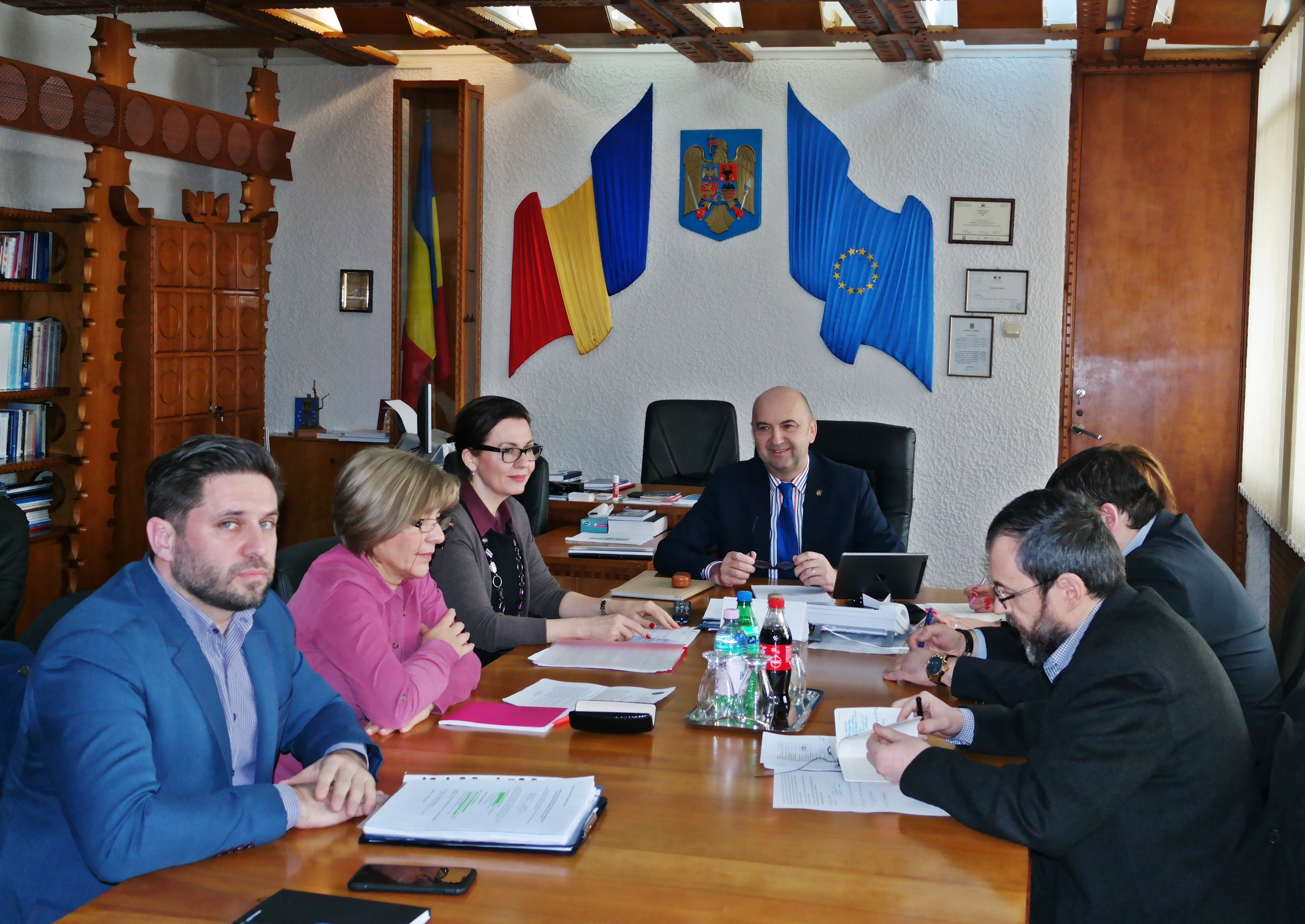 Prefectul a mediat o discuţie între factorii de decizie din instituţiile de sănătate şi Colegiul Medicilor