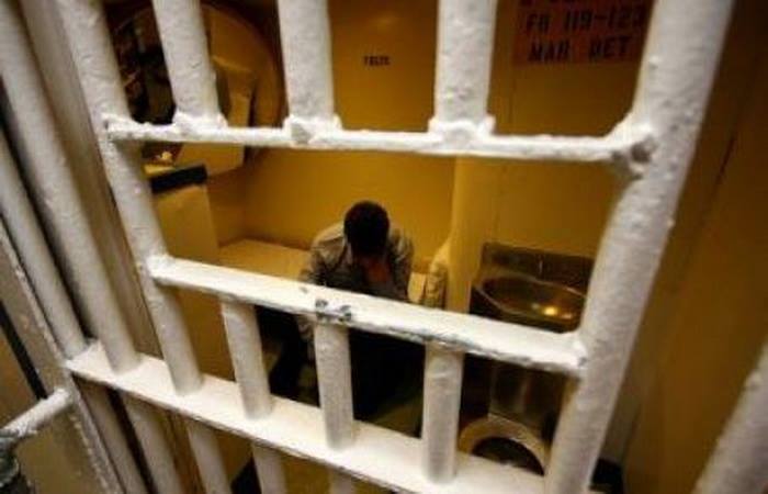 Criminal, condamnat la zeci de ani de închisoare