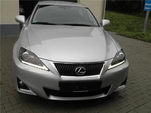 Un Lexus de 160000 euro, furat din Rusia, depistat la Petea