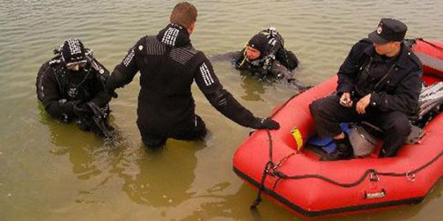 Trei pescari căzuți în Someș. Unul a decedat, celălalt este de negăsit