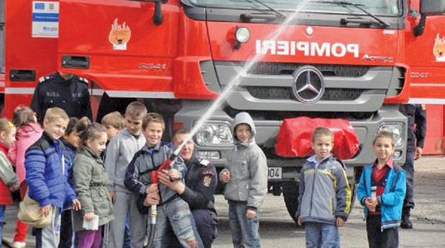Porți deschise la pompieri de Ziua Protecției Civile