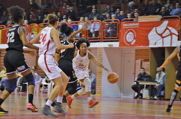 Aceeași rețetă: învinse pe final...