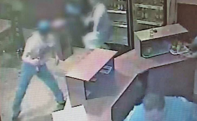 Bătaie într-un club din Carei, iar victima a ajuns la spital