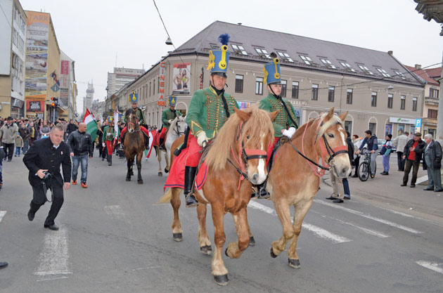 Husarii vor defila din nou pe străzile Sătmarului!!!
