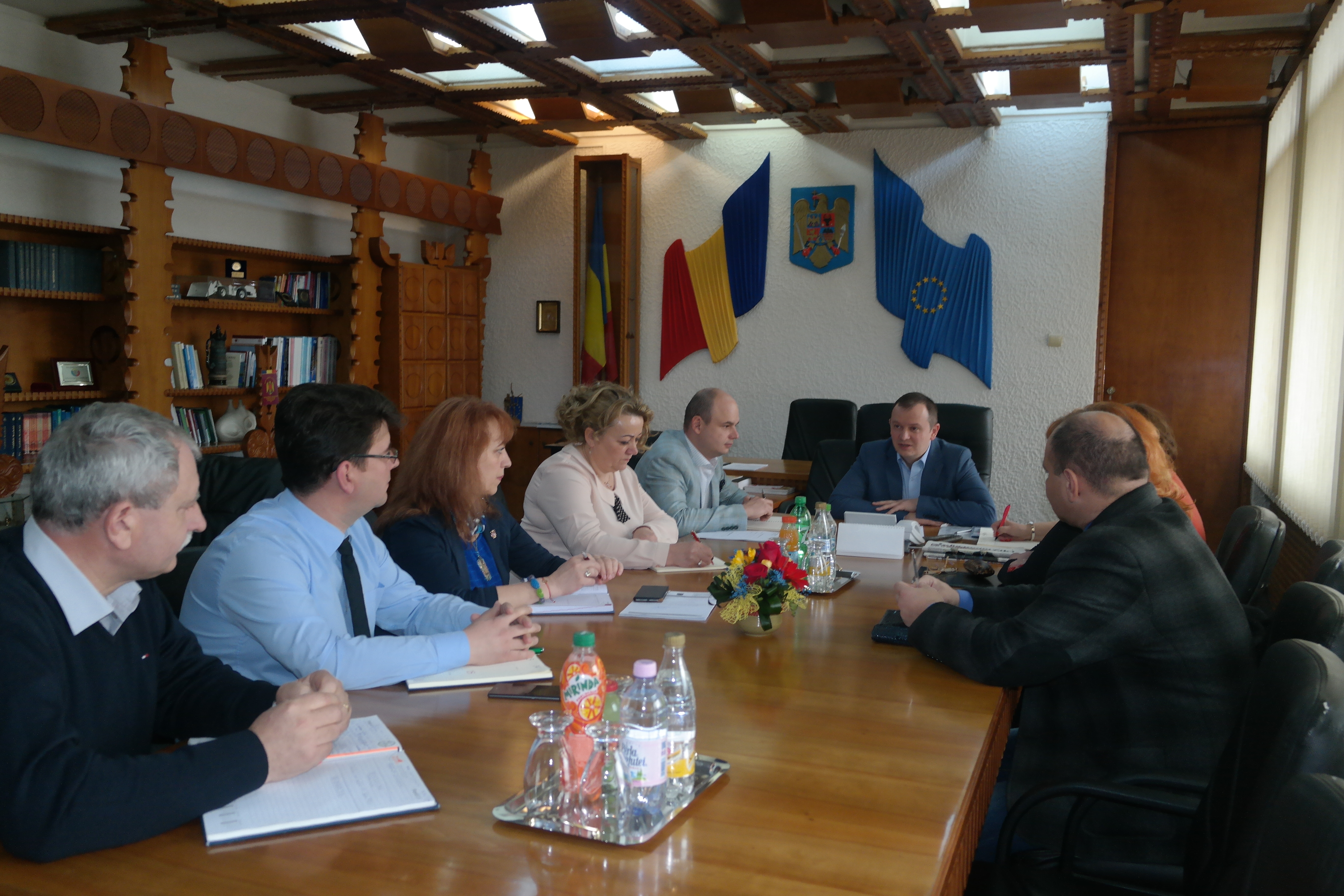 Prefectul s-a întâlnit cu şefii serviciilor din Instituţia Prefectului